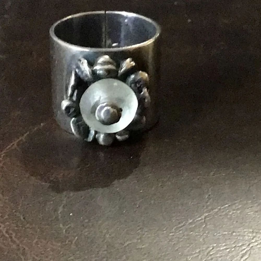 Unique and vintage wideband sterling silver floral ring With white stone like Ce
